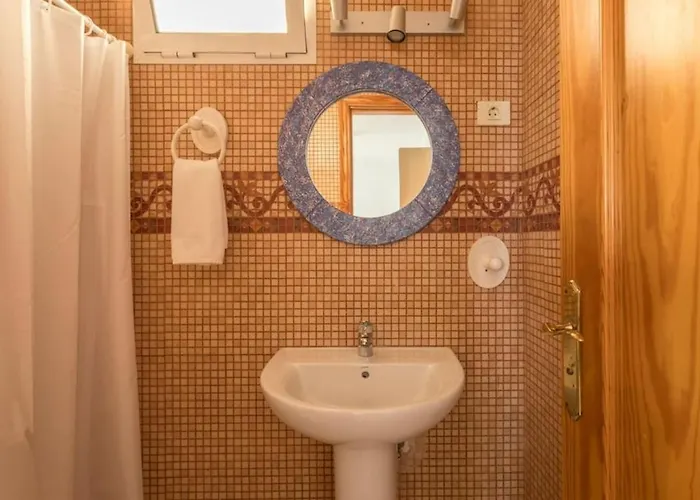 Remos With Private Heated Pool, Bbq & Wifi コラレホ