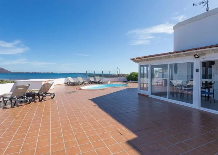 Remos With Private Heated Pool, Bbq & Wifi