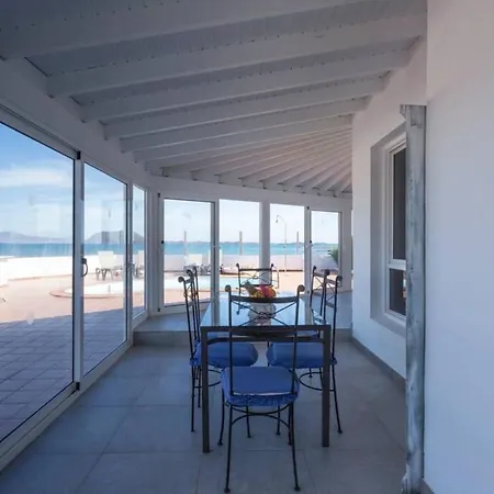 Beachfront Remos: Lobos Island View & Private Pool *